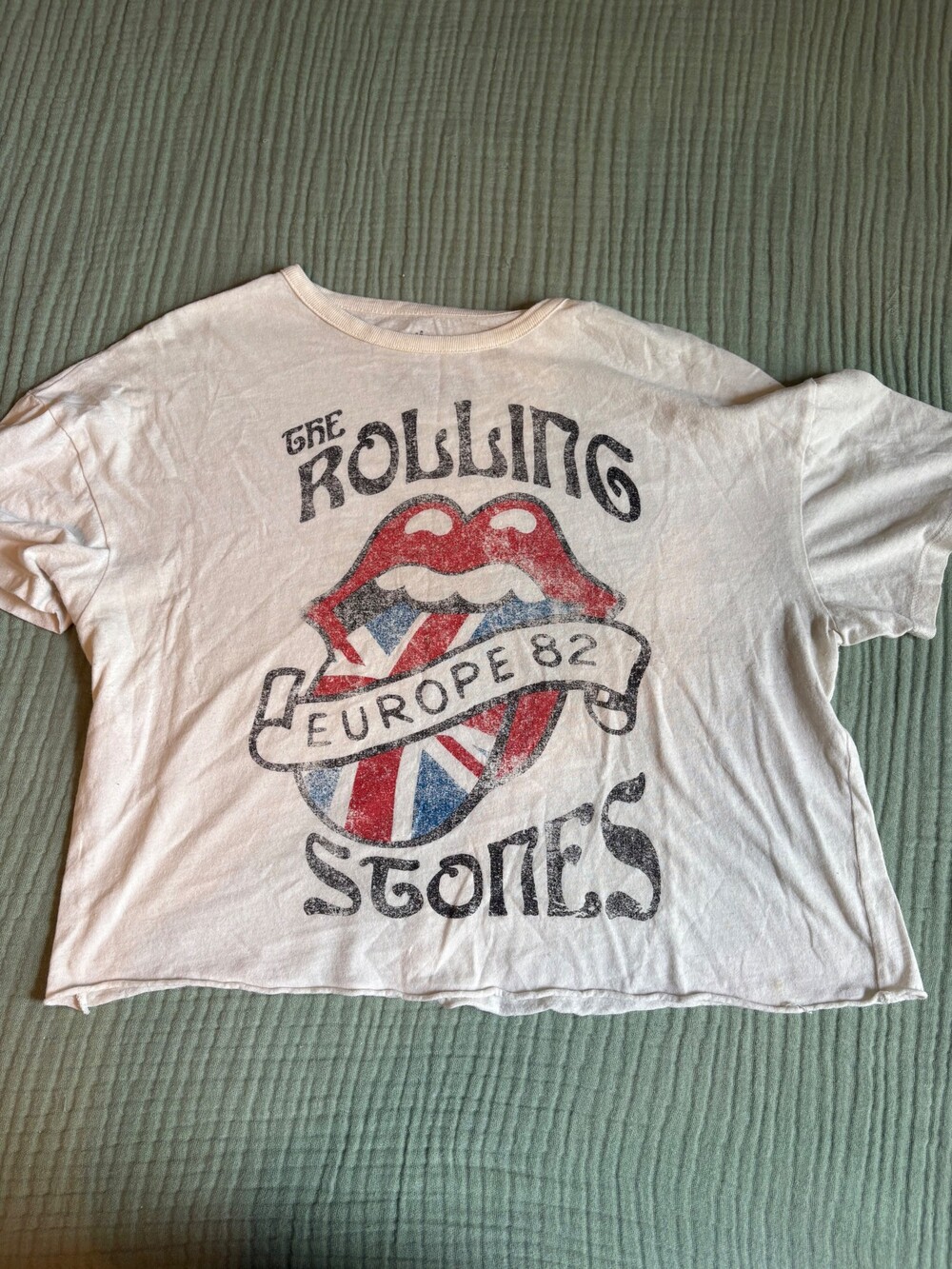 The Rolling Stones Europe 82 Tour Men’s T-Shirt Size Medium Cream Distressed Gra